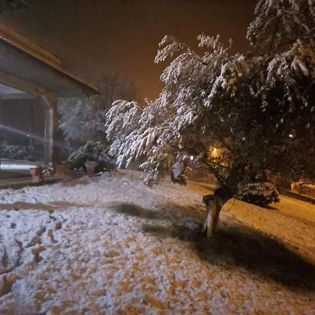 Il Poggio Dei Pettirossi Apartman Pettorano sul Gizio Kültér fotó