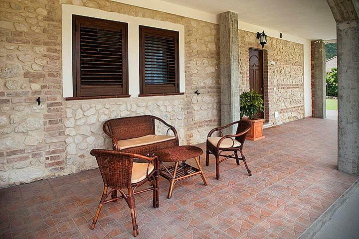 Il Poggio Dei Pettirossi Apartman Pettorano sul Gizio Kültér fotó