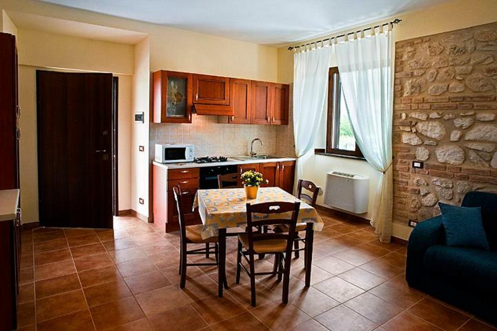 Il Poggio Dei Pettirossi Apartman Pettorano sul Gizio Kültér fotó